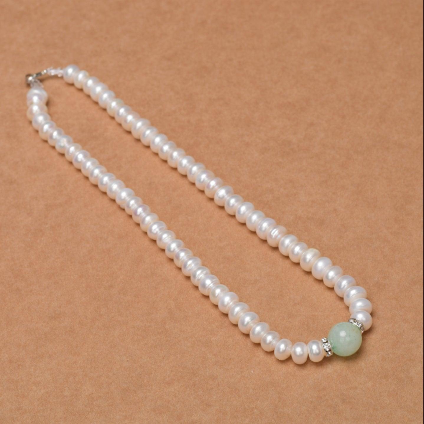 Pearl necklace plump white natural