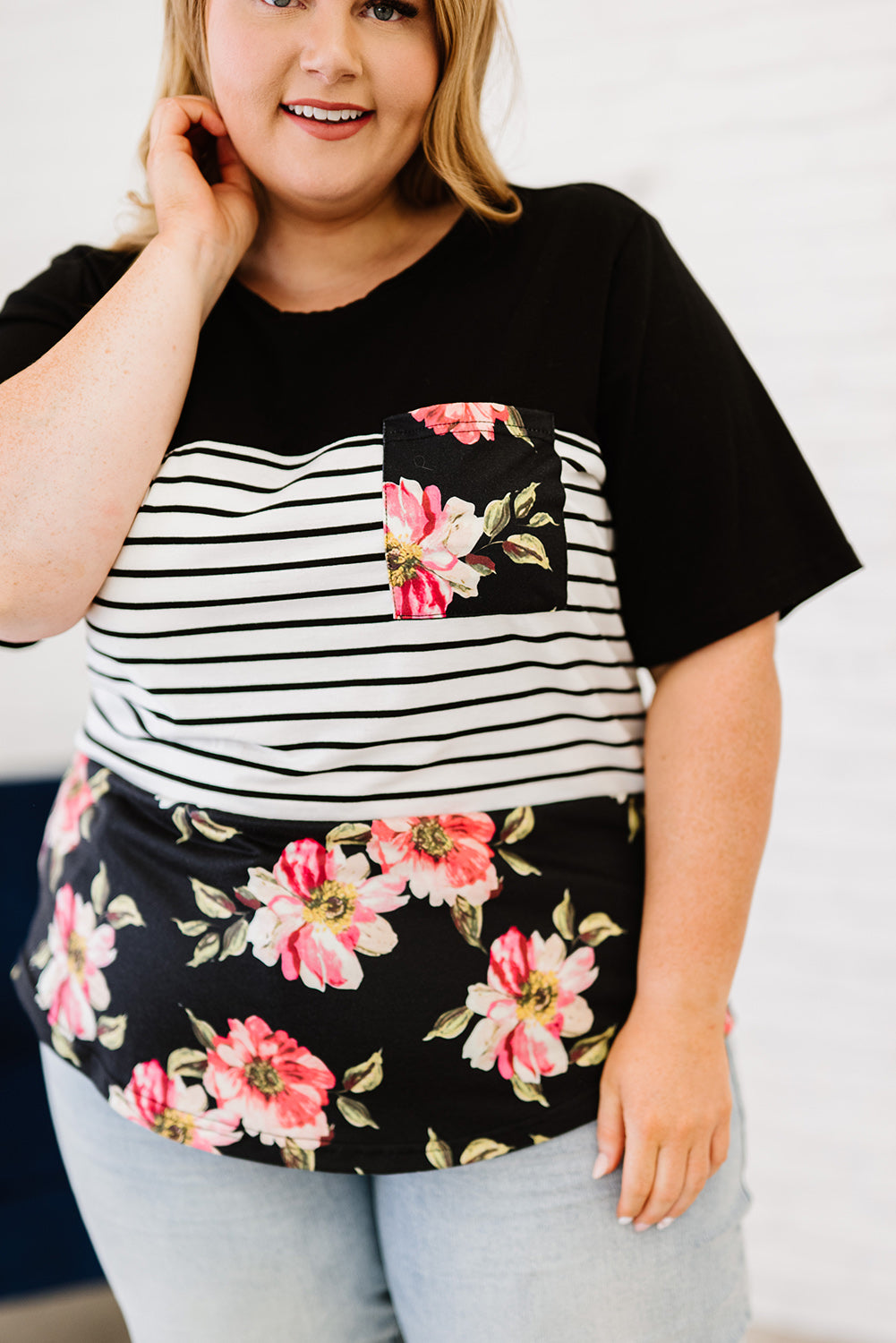 Black Plus Size Splicing Block Stripe Floral Short Sleeve Top