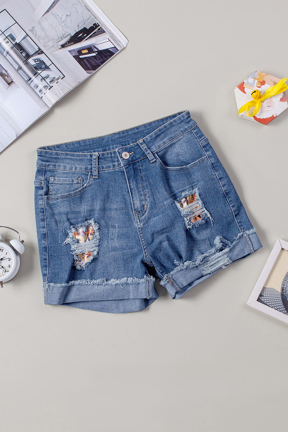 Casual Floral Patchwork Rolled Hem Denim Shorts