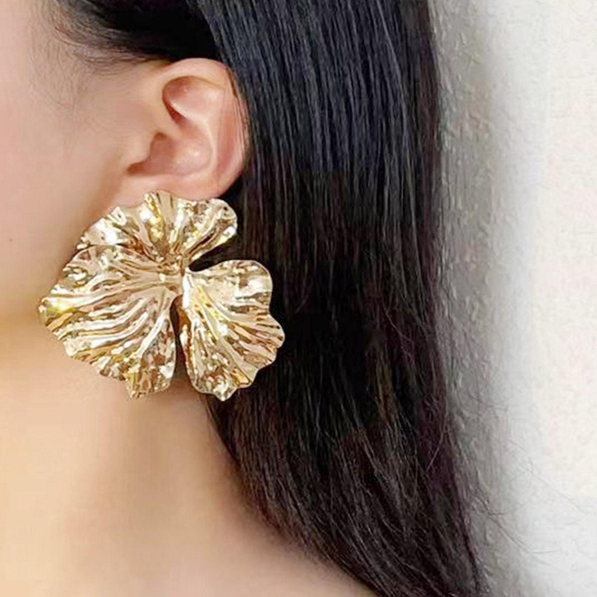 Fashion Exaggerated Large Flower Ear Studs Design Sense