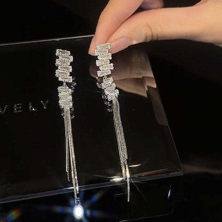 Design Zircon Tassel Niche Earrings